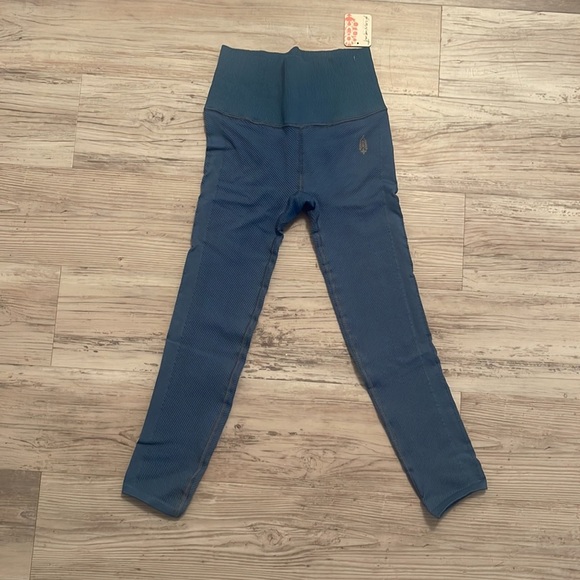 NWT Free People Free Throw Leggings in Coastline XS - Picture 4 of 5